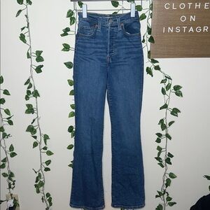 Levi’s Ribcage Boot High Waisted Bootcut Jeans 5 Button Closure